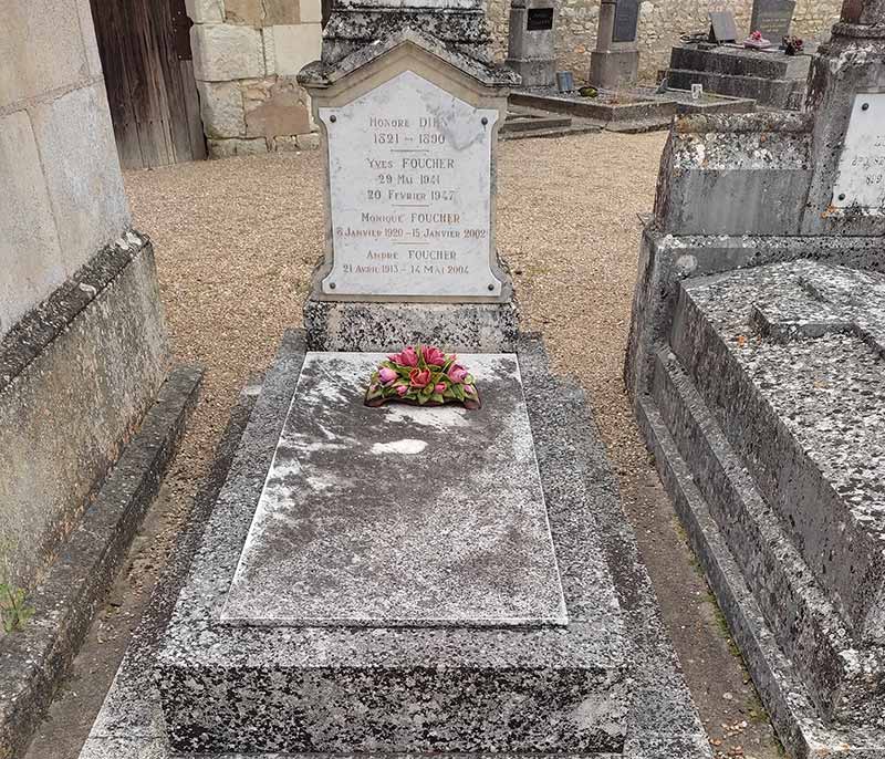 Lidou Marbrerie Polissage : rénovation et nettoyage monument funéraire à Tours (37) & Saumur (49)