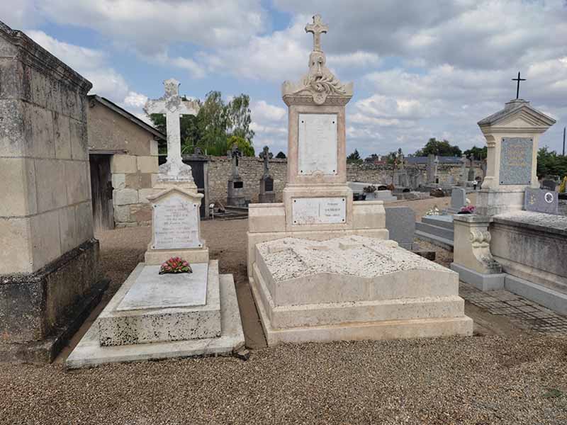 Lidou Marbrerie Polissage : rénovation et nettoyage monument funéraire à Tours (37) & Saumur (49)